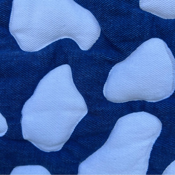 Annie Selke Pinecone Hill Pebbles Blue White Quilted Pillow Cover 22x22 GUC - Picture 4 of 10